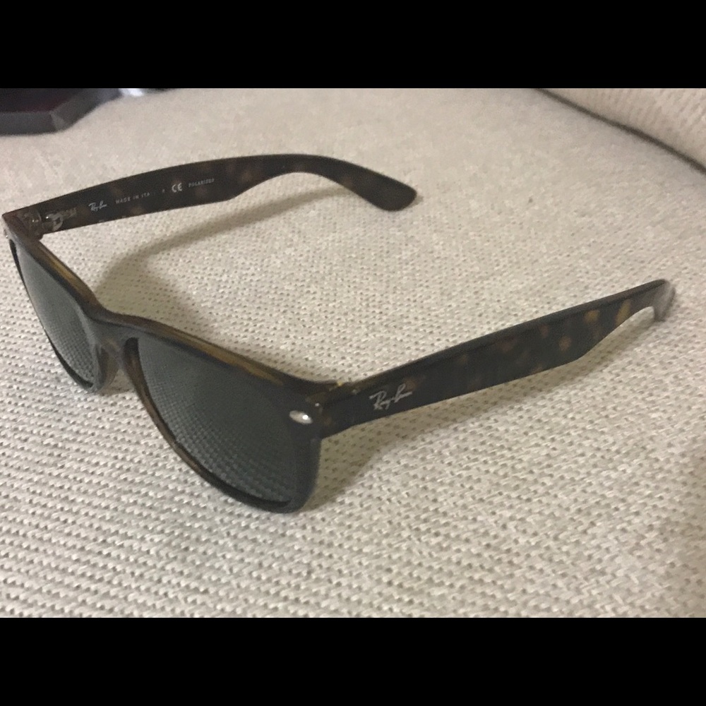 Ray-Ban Wayfarer RB2132 Polarized